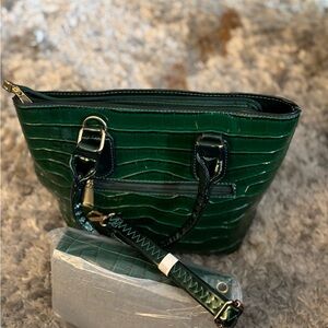 Elegant Green Crocodile-Embossed Tote Bag
